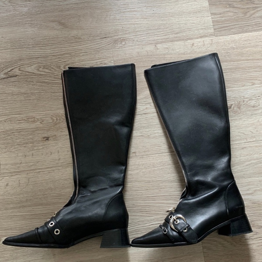 Chin Chin Boots